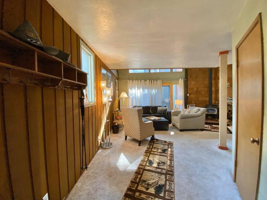Mammoth Awesome Location-1 Min To Shuttles & Food! Toml-Cpan-11402 Apartment Mammoth Lakes Exterior photo